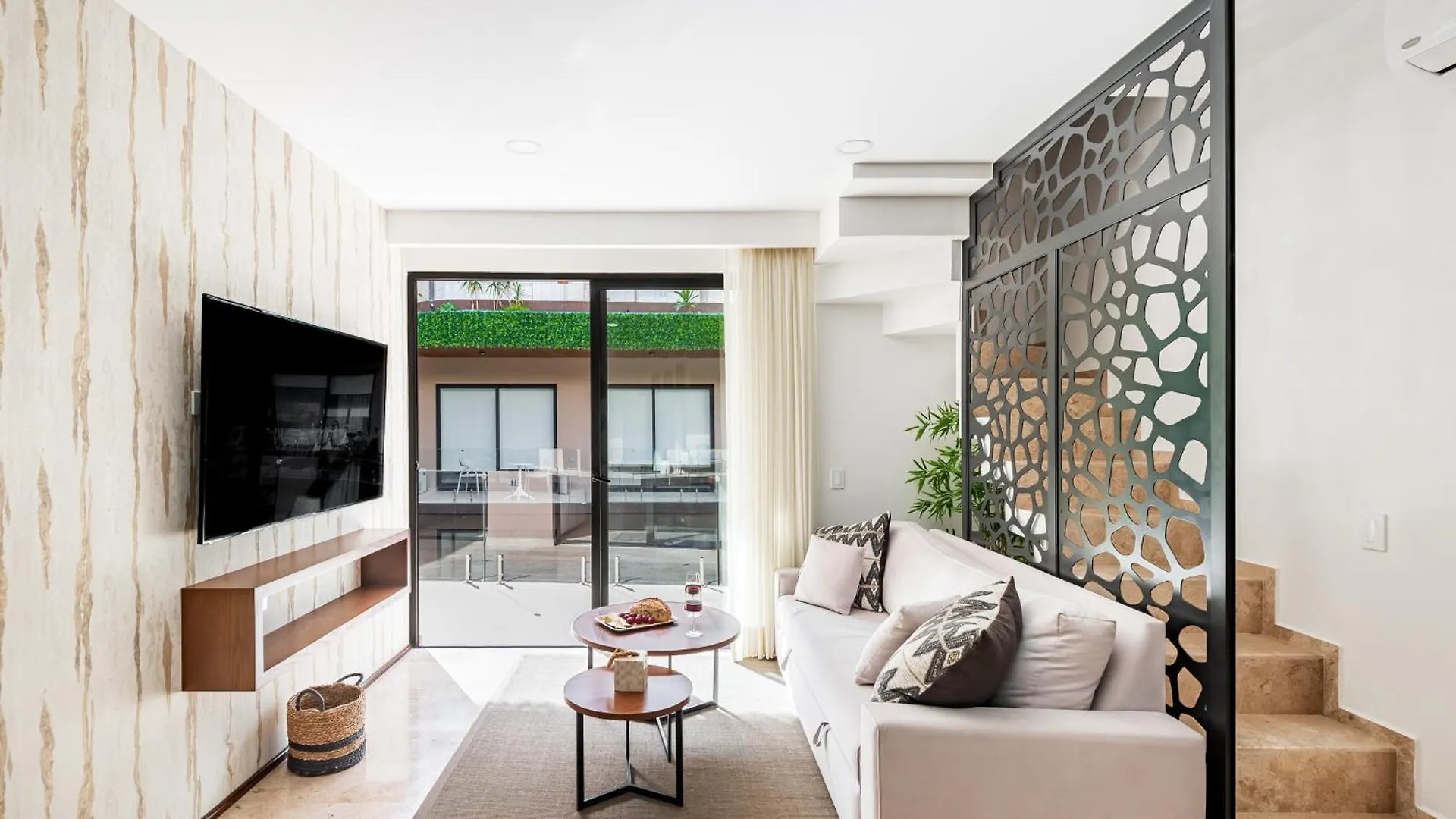 Tulum City Apartments At Menesse Тулум