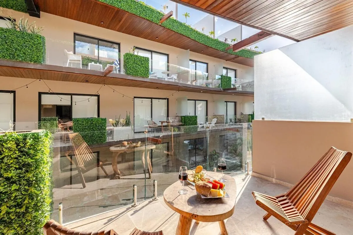Tulum City Apartments At Menesse Тулум