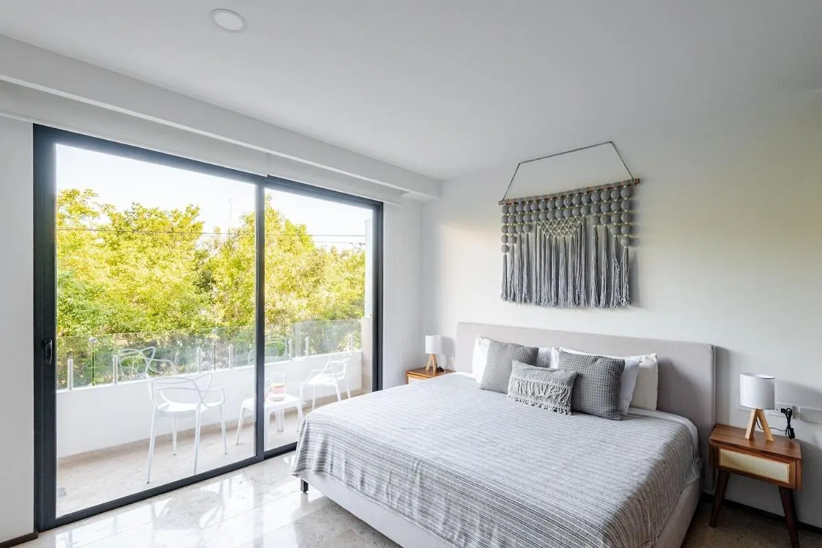 Tulum City Apartments At Menesse Тулум