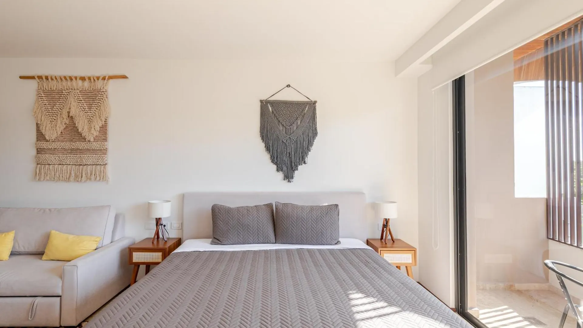 Tulum City Apartments At Menesse Тулум