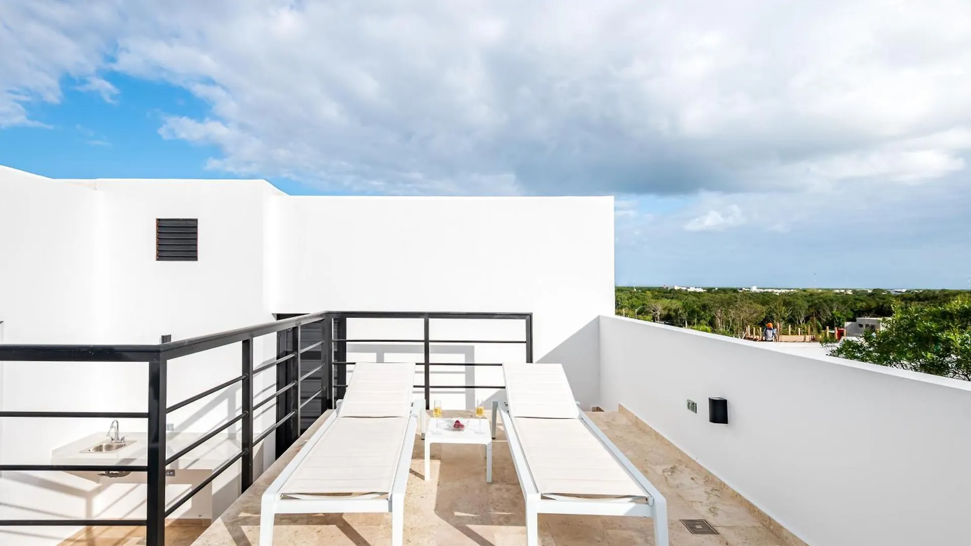 Tulum City Apartments At Menesse Tulum