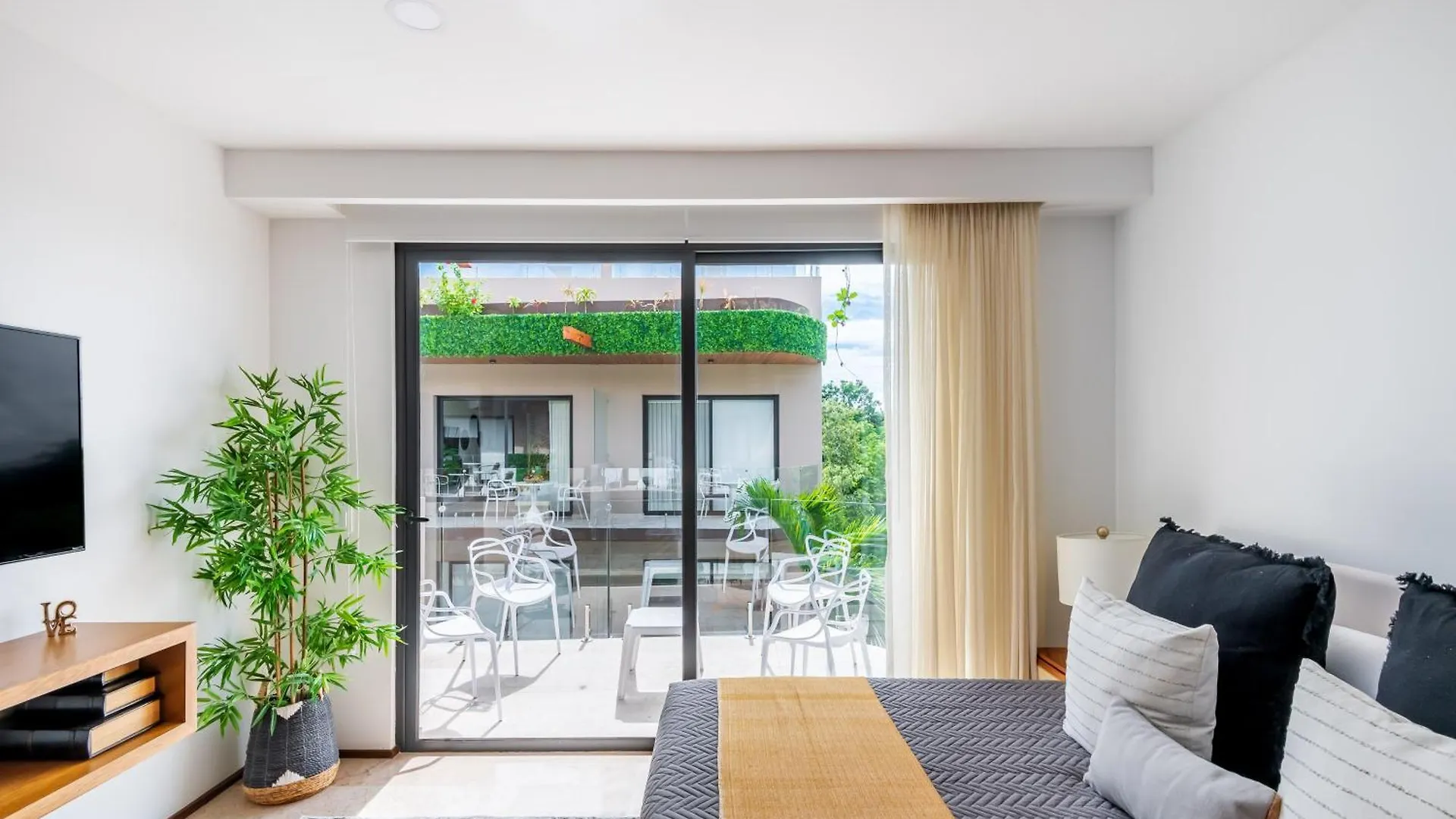 Tulum City Apartments At Menesse Tulum
